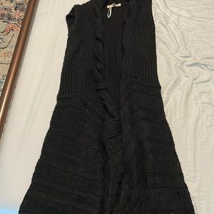 Black wool sleeveless wrap